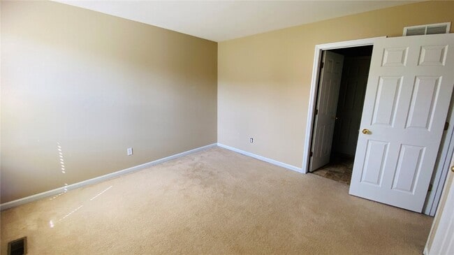 Building Photo - 58 Fountainview Dr