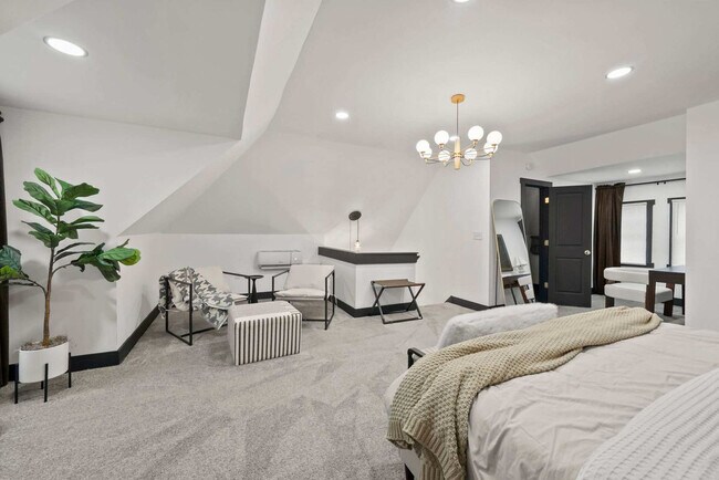 Building Photo - 286 Taylor Ave