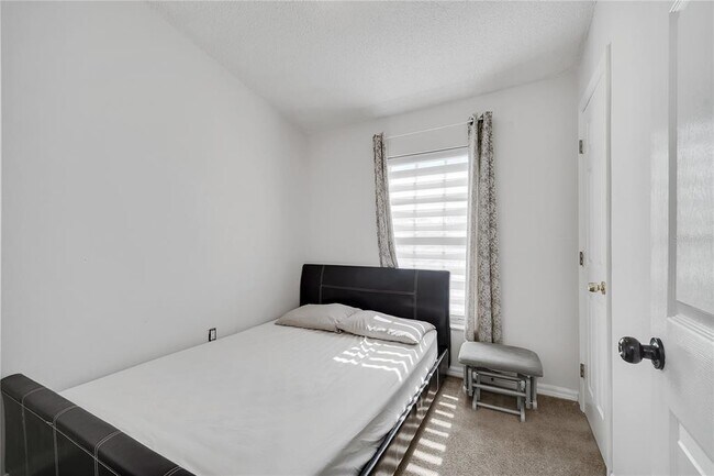 Building Photo - 1028 Universal Rest Pl