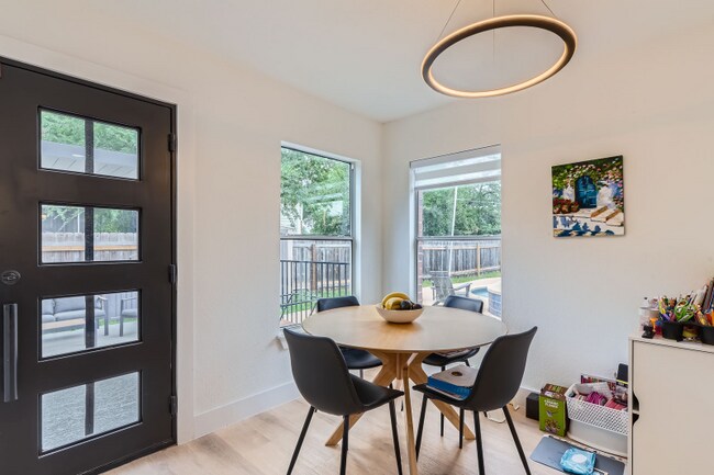 Building Photo - 8800 Ficke Cove