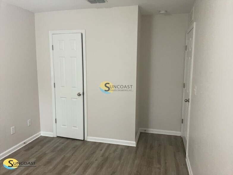Building Photo - 8337 Homeport Ct