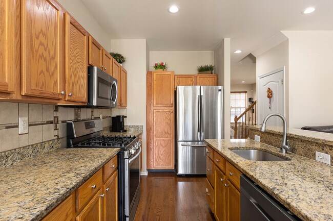 Building Photo - 9 Crest Ct