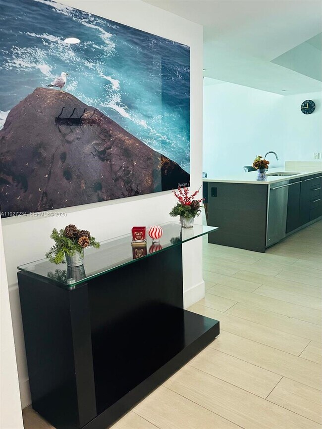 Building Photo - 500 Brickell Ave