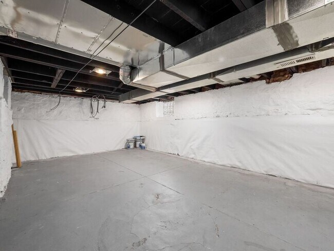 Building Photo - 561 Kimball Pl