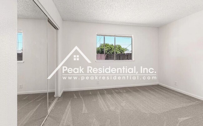 Building Photo - Updated 4bd/2ba North Sacramento Home with 2 Car Garage