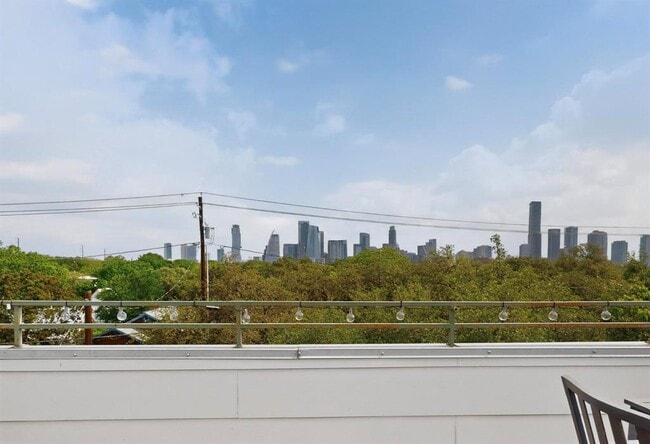 Building Photo - 807 W Gibson St