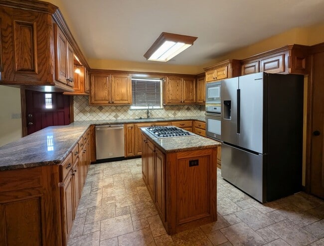 Building Photo - Quiet Country Living with Space, Privacy & Modern Comforts