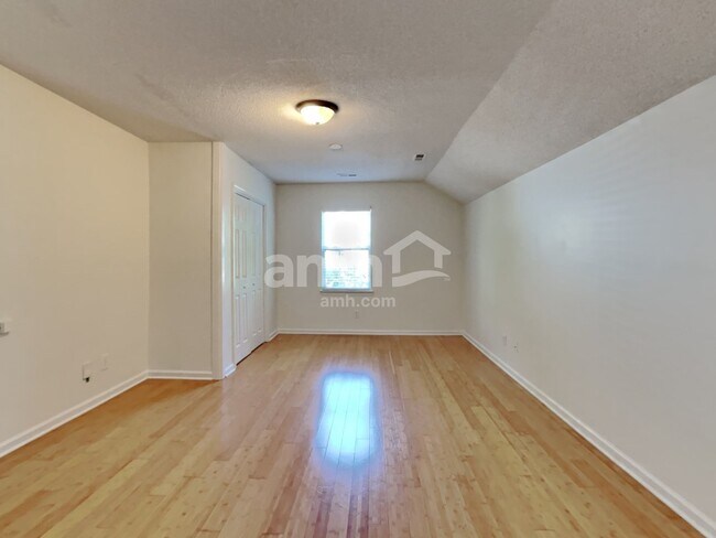 Building Photo - 13211 Peacock Ln