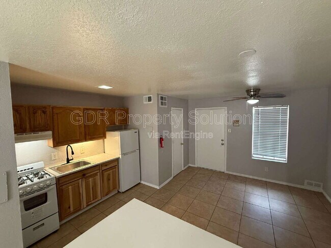 Building Photo - 401 14th St NW