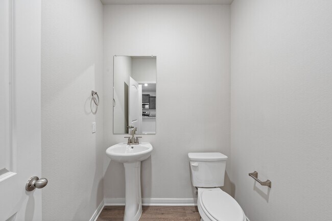 Building Photo - 1000 Camelia Grv Ct