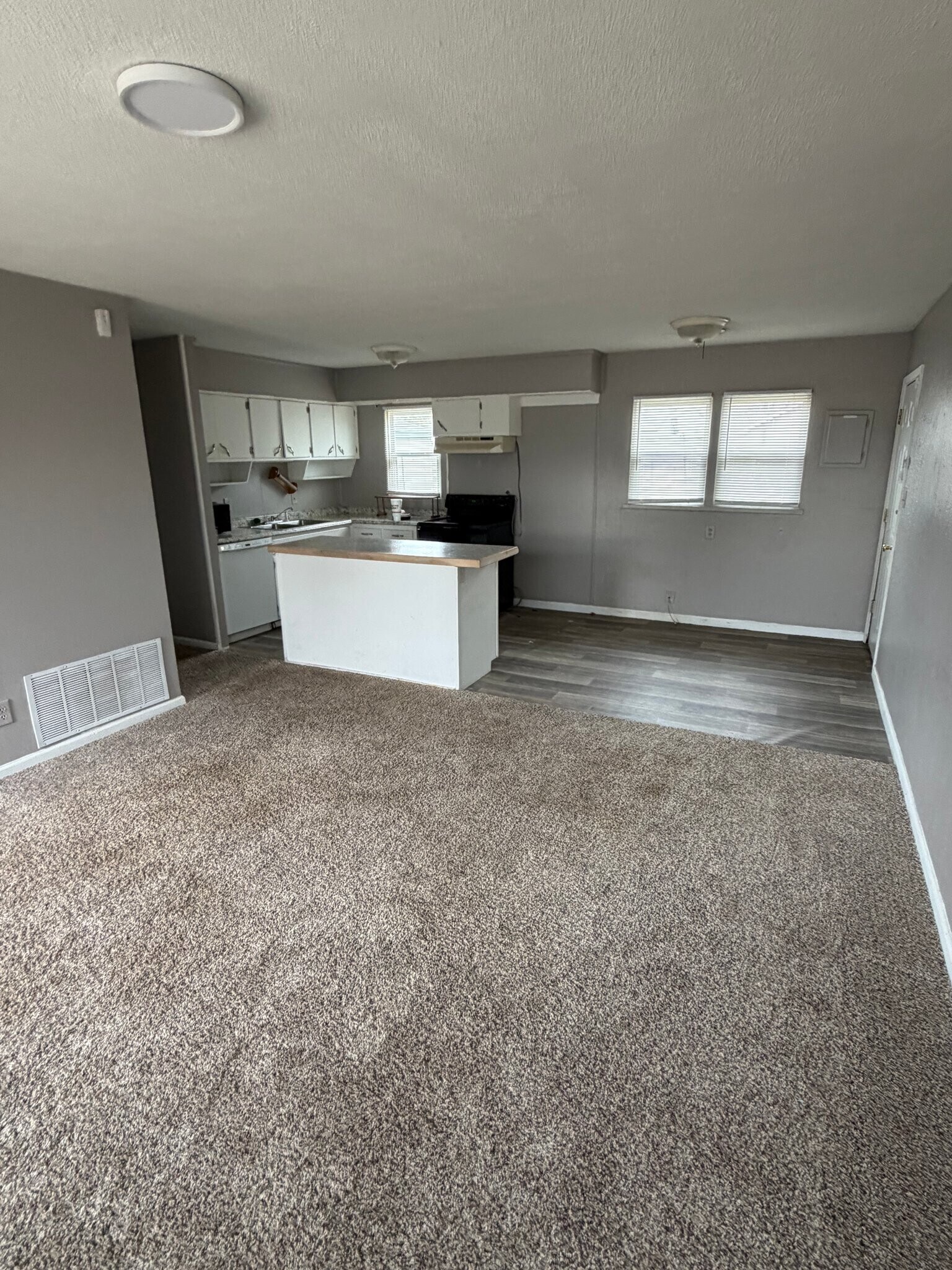 Building Photo - 5110 S Crockett St