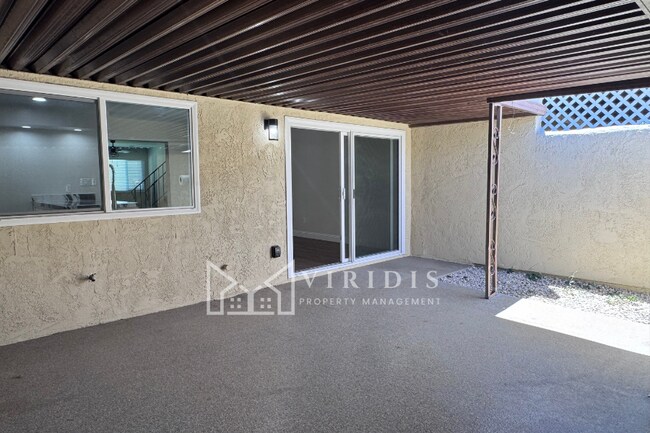 Building Photo - 930 Olive Dr