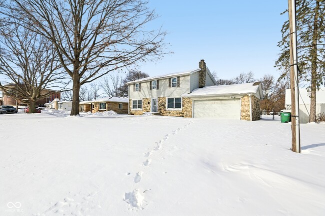 Building Photo - 218 W Main St