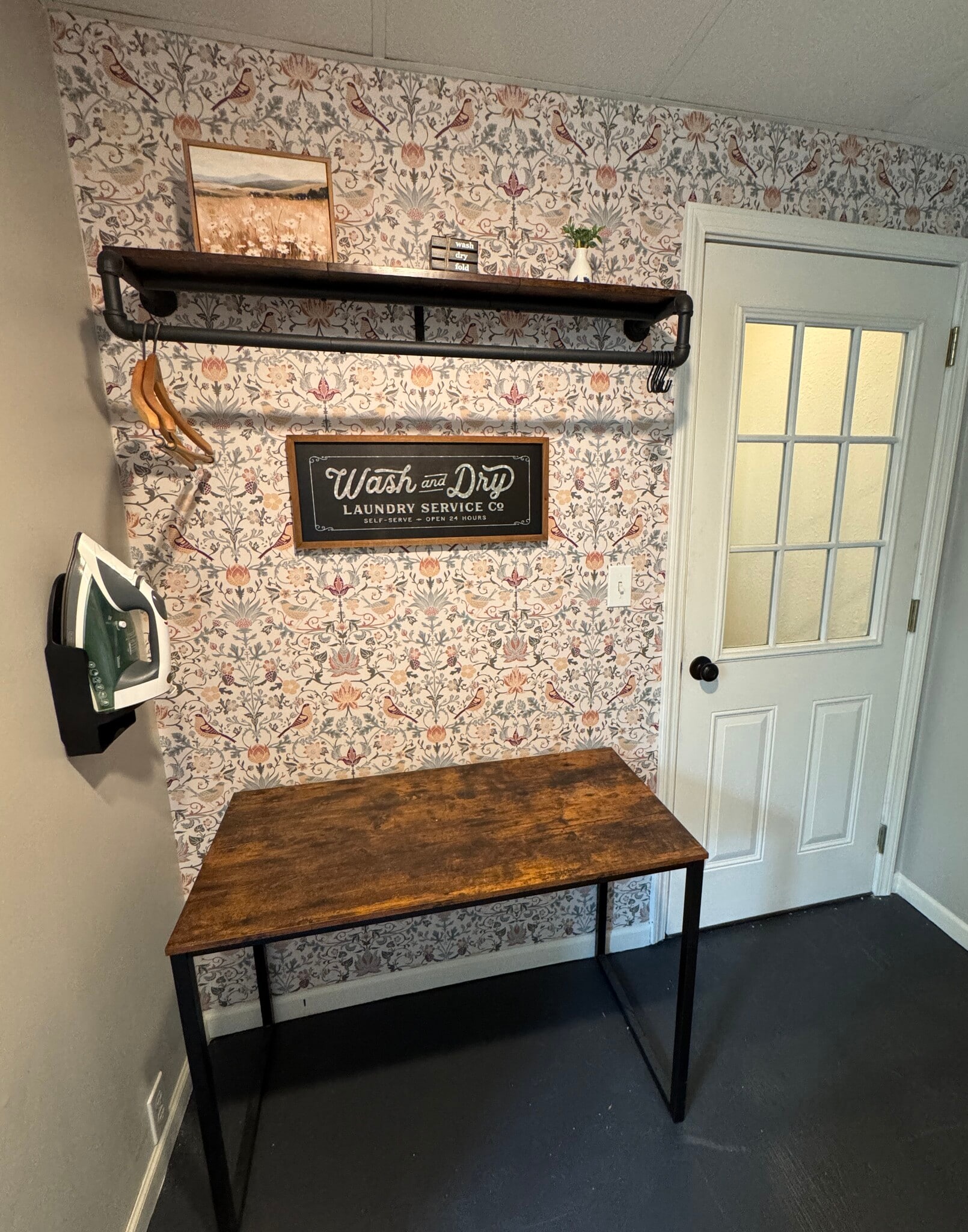 Communal Laundry - 209 N William St