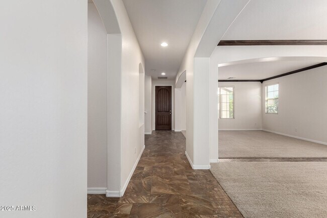 Building Photo - 3142 N Clanton St