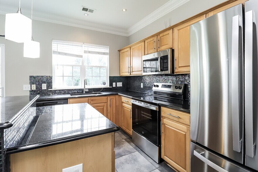 Building Photo - 11007 Holm Oak Pl