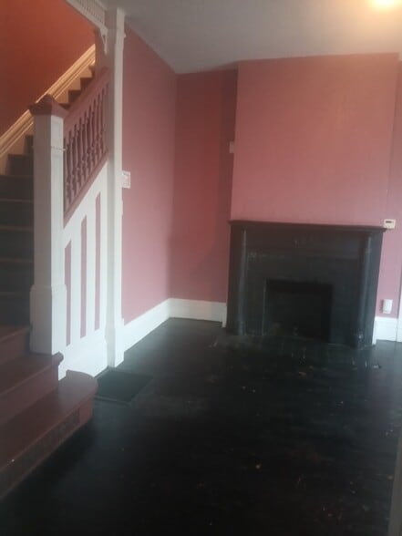 Decorative fireplace - 2252 Whitney Ave
