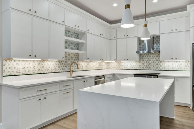 Building Photo - 240 Central St NW