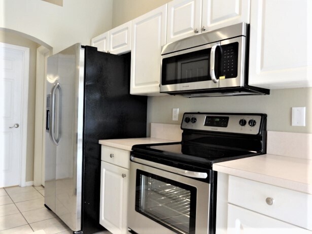 Building Photo - 1074 SW Bianca Ave