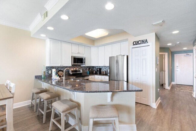 Building Photo - 365 E Beach Blvd