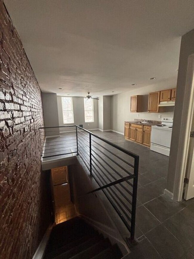 Building Photo - Charming Beautiful One Bedroom Apartment