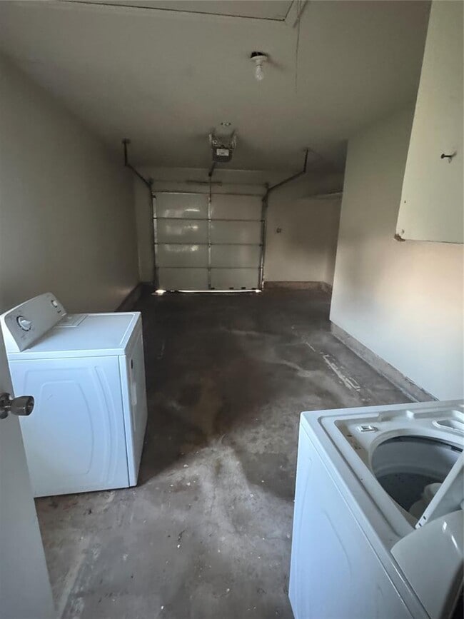 Building Photo - 5 NE 3rd St