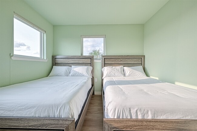 Building Photo - 2102 Todville Rd