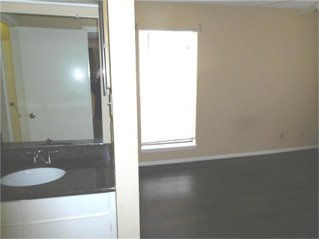 Building Photo - 2121 Hepburn St