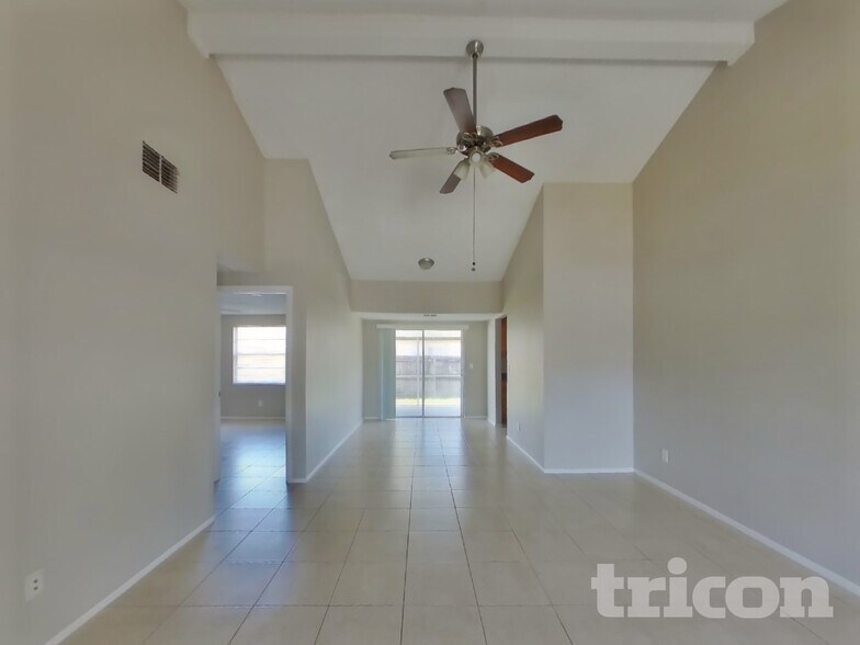 Building Photo - 10108 Hickory Hollow Ct