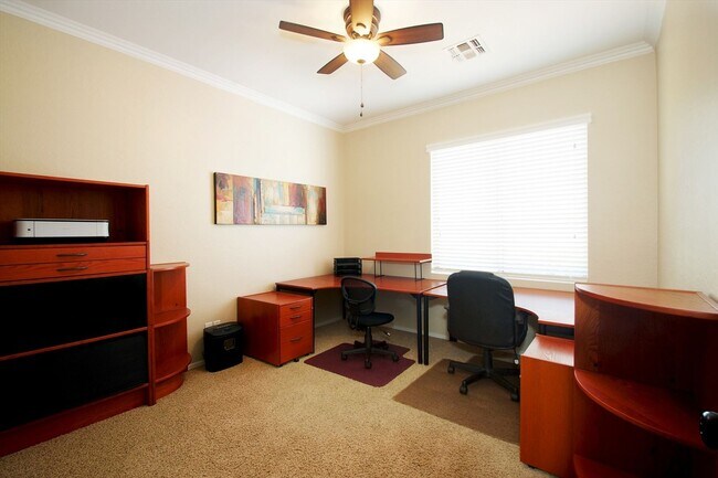 Building Photo - 4 Bedroom Furnished Gilbert Home