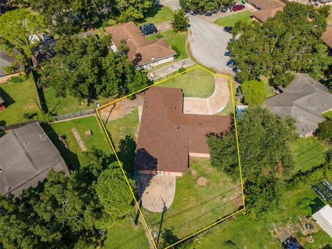 Building Photo - 2511 Meadow Ln