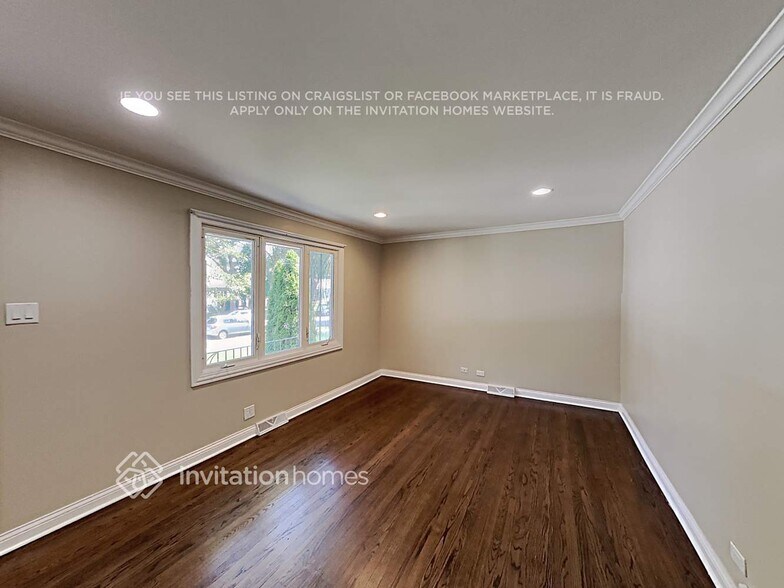Building Photo - 9722 S 51st Ave