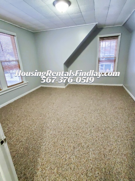 Building Photo - 333 Portz Ave