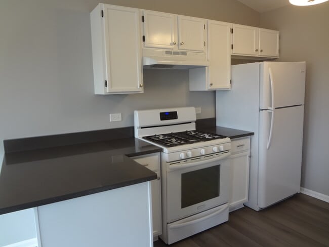 Building Photo - 1127 N Red Oak Cir