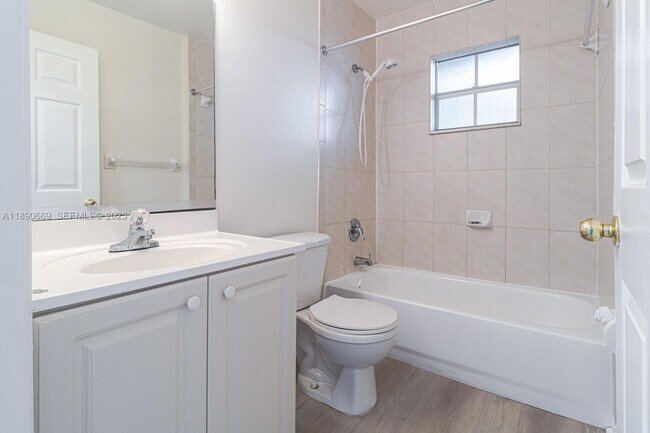 Building Photo - 116 NW 6th Ave