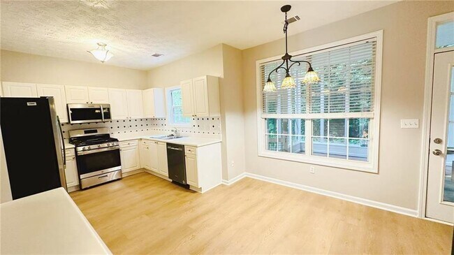 Building Photo - 2321 Clipper Ln