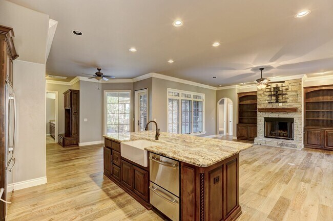 Building Photo - Luxury Living in Rosecreek – 4-Bedroom Home in Deer Creek Schools!