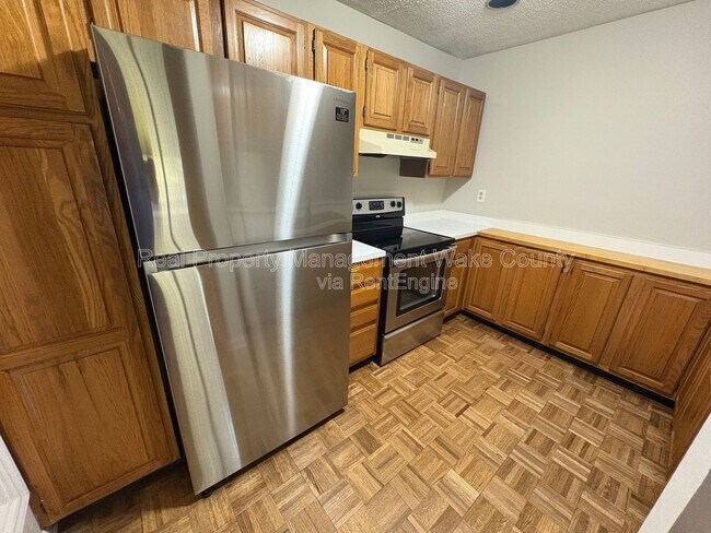 Building Photo - 700 Bishops Park Dr