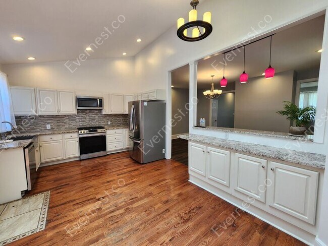 Building Photo - 41 Delta Pl NE