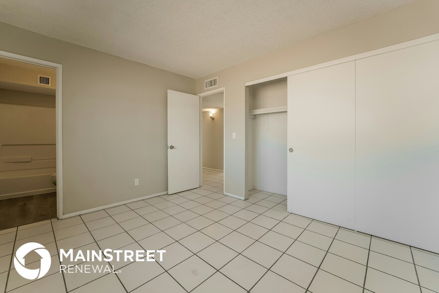 Building Photo - 3627 S Santee Ave