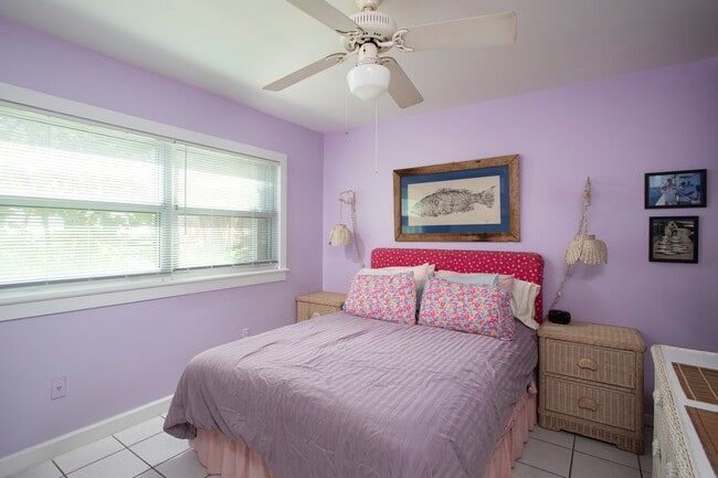 Building Photo - 1 Bedroom 1 Bathroom Furnished Beach Front Condo