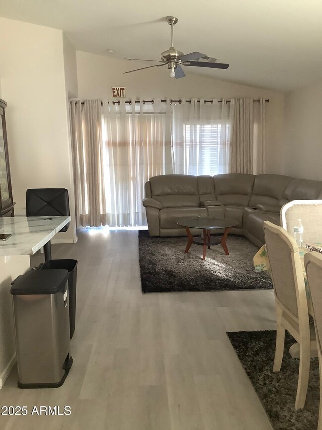 Building Photo - 10432 W Granada Rd