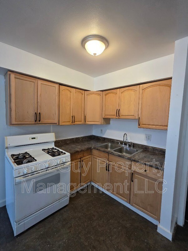 Building Photo - 22649 Frisbee St