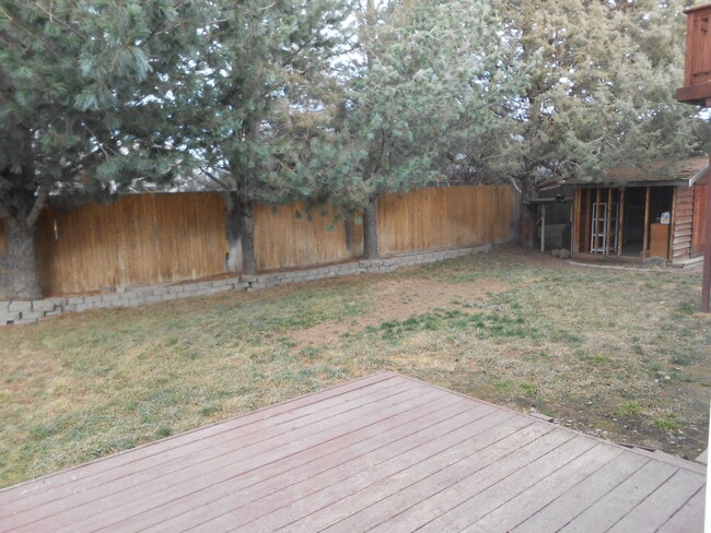 Building Photo - 20946 Lupine Ave