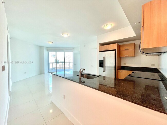 Building Photo - 350 S Miami Ave