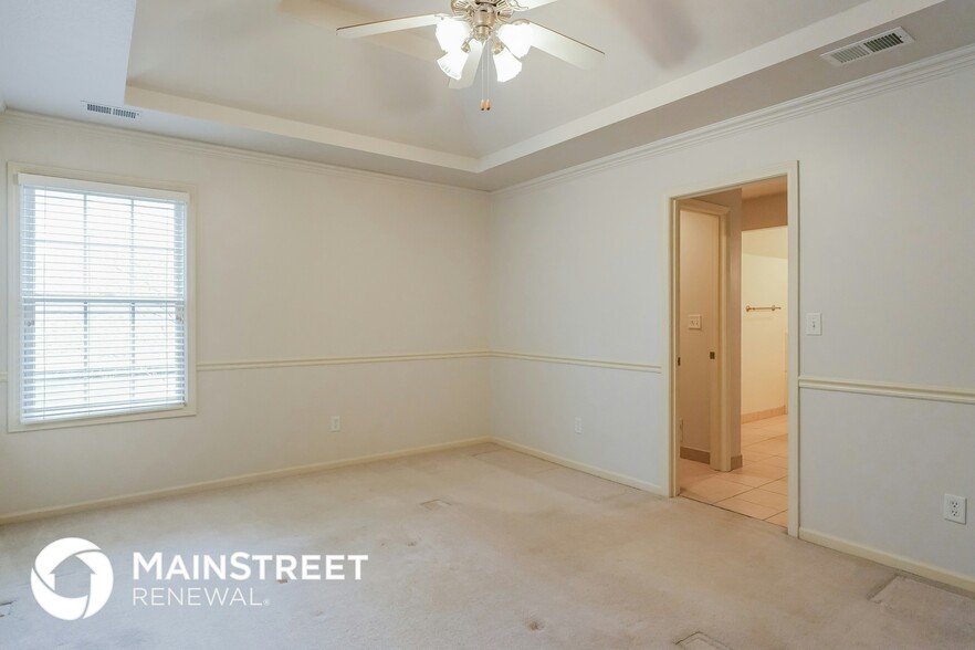 Building Photo - 4028 SW Chatham Dr