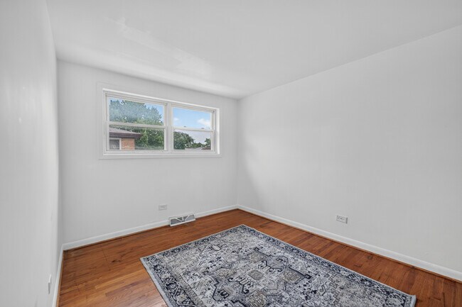 Building Photo - 210 Linn Ct