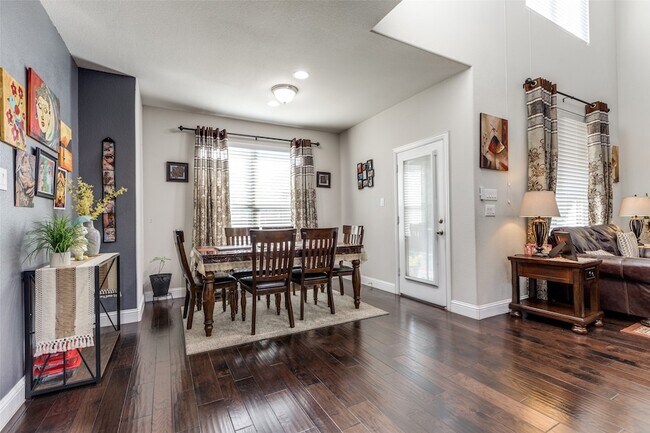 Building Photo - 8609 McCutchins Dr