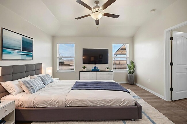 Building Photo - 197 Voss