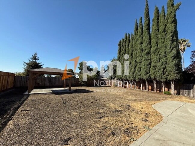 Building Photo - 893 Deerfield Pl